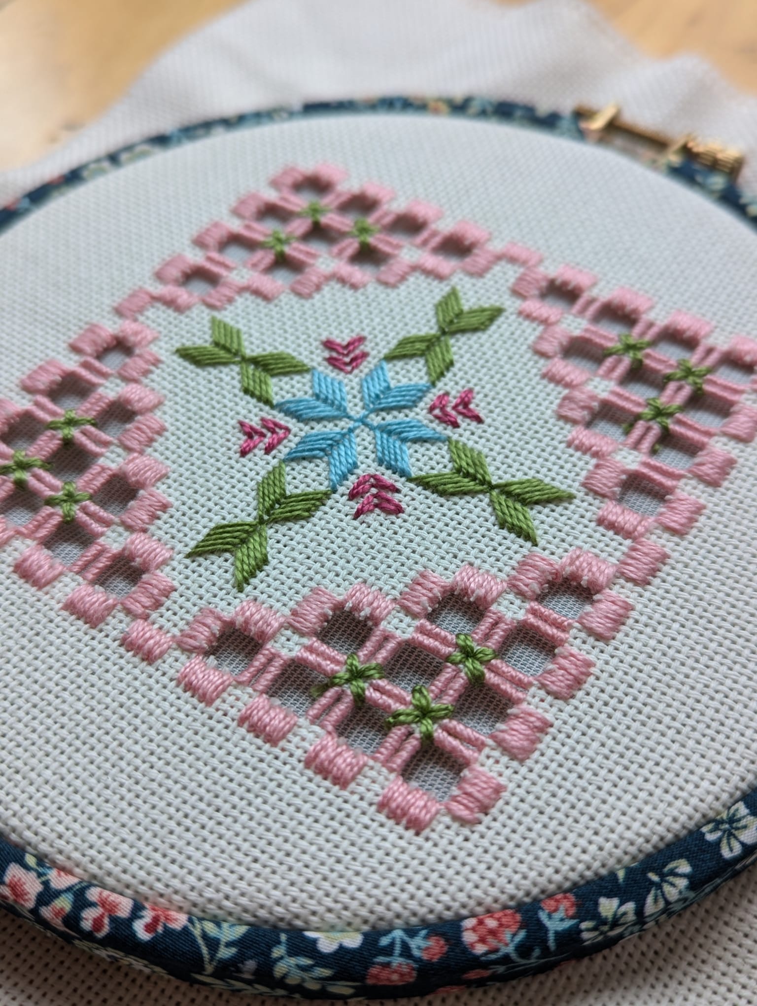 taller-bordado-hardanger-madrid (3) tela bellana hardanger